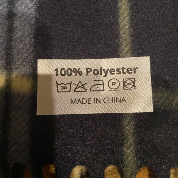 Flannel Unisex Blue/ Black Pattern Scarf - Picture 5 of 5